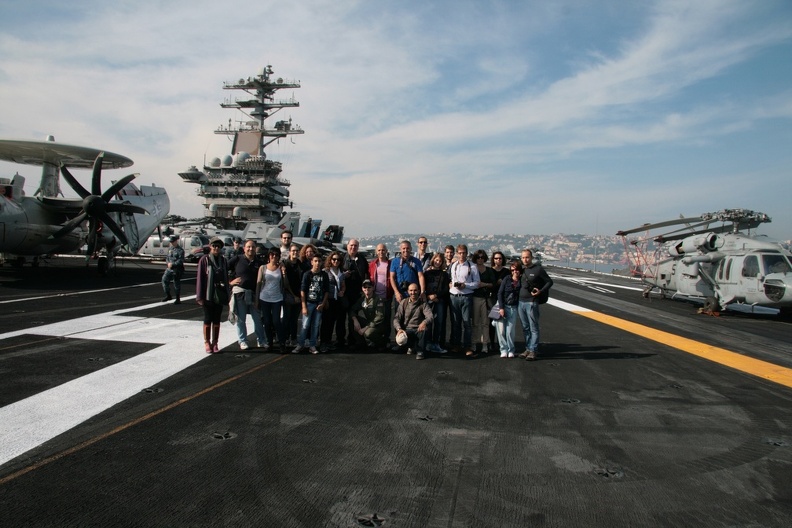 USS-Nimitz_2013-11-01_00054_DAVINO.jpg